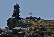 69 Maxi zoom sulla cima del Valletto (2372 m)